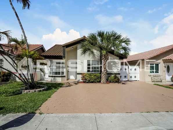 2723 W 73rd Pl, Hialeah, FL 33016