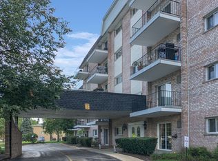 1000 S Lorraine Rd APT 406, Wheaton, IL 60189