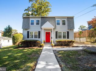 6908 Barrett Rd, Falls Church, VA 22042