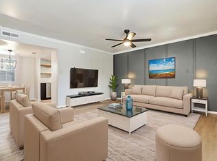 1105 Orchard Pl NW, Albuquerque, NM 87102