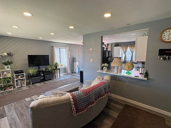 5th image of 708 Grace Ave