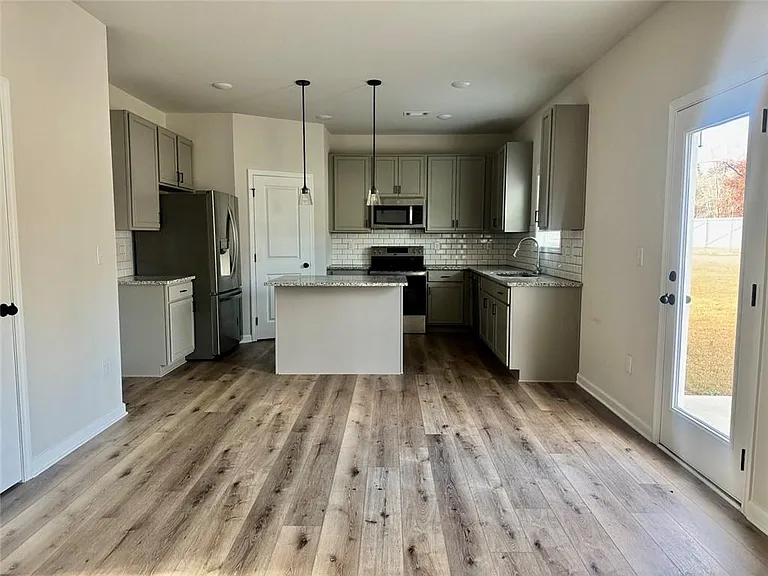 317 Fox Creek Dr — Photo 4