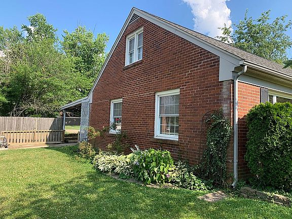 2nd image of 2330 Maplewood Dr