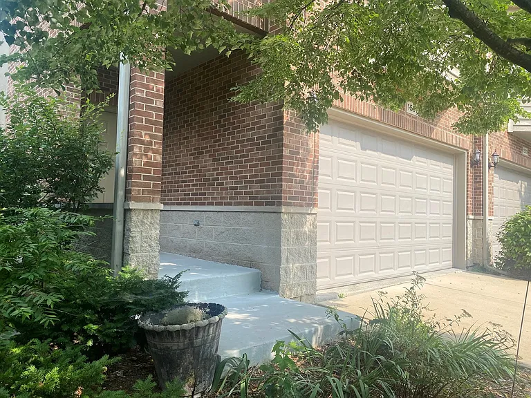 1501 Stonegate Mnr — Photo 2