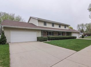 10-12 Andrew Way, Madison, WI 53714