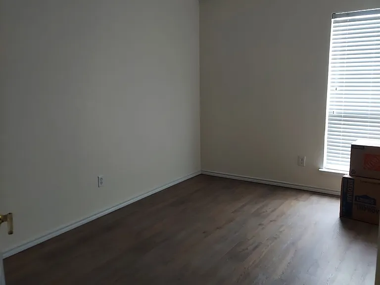 1718 Ryanfeld Dr — Photo 6