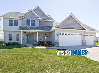5483 Allison Dr, Bettendorf, IA 52722