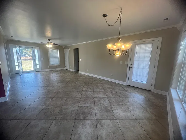 3801 N Hills Dr — Photo 4