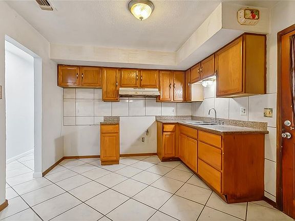 5th image of 616 Wilker Neal Ave