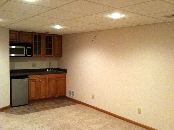 LL Media Room w/Wet Bar