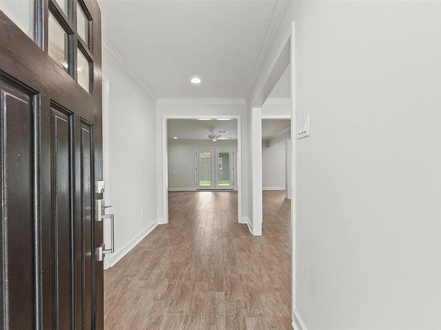 4 bed, 2.5 bath, 2159 sqft, $4,600 — Photo 3