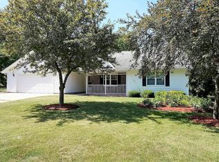4061 Mary Ln, Cedarburg, WI 53012