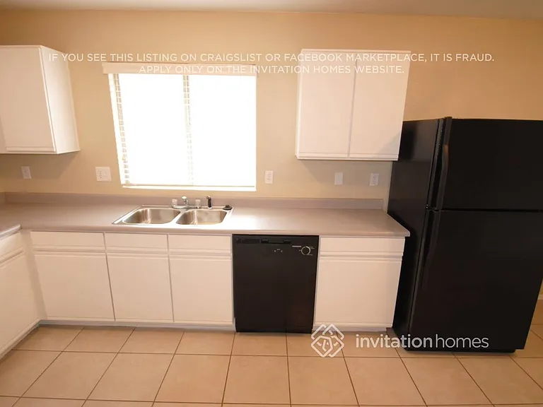 10465 E Azalea Ave — Photo 4