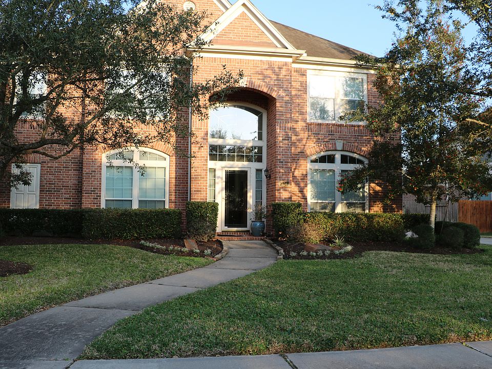 1st image of 313 Breezway Bend Ln