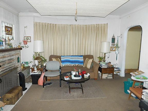 2nd image of 1016 S Elmwood Ave