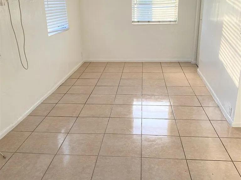 1556 Polk St — Photo 3