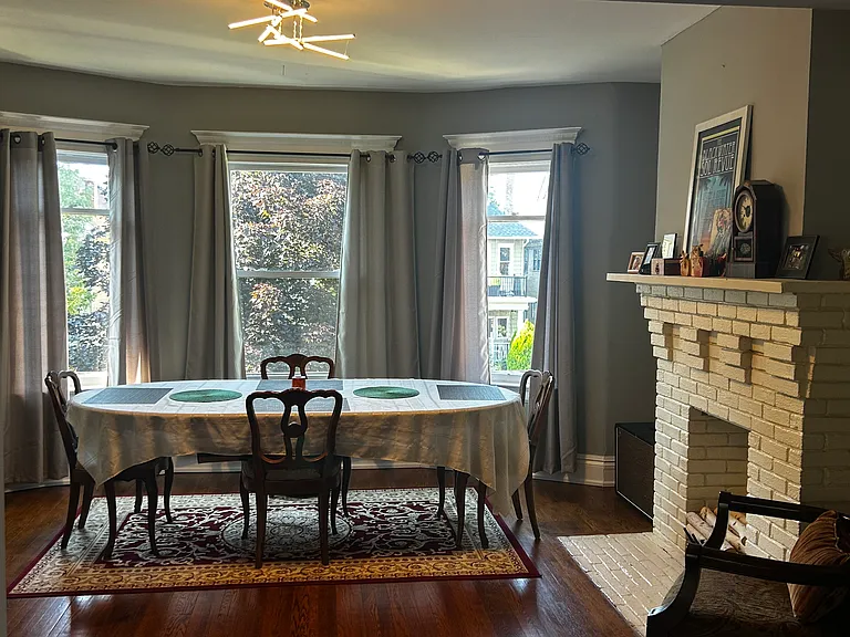 84 Manchester Pl #LOWER — Photo 7