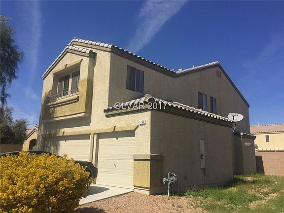 3rd image of 1204 E El Campo Grande Ave