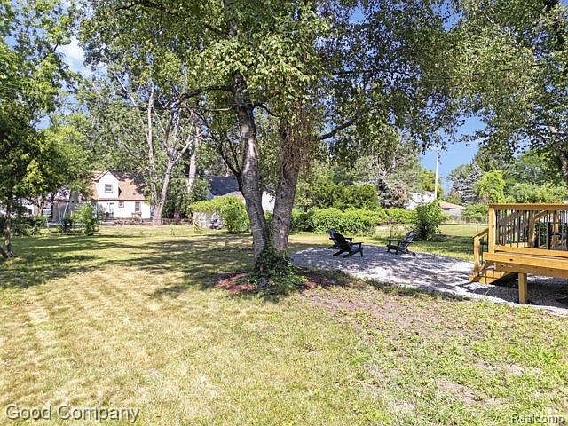 23161 Hill Ave, photo 8