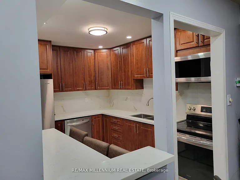 13 Wickstead Ct #75 — Photo 3