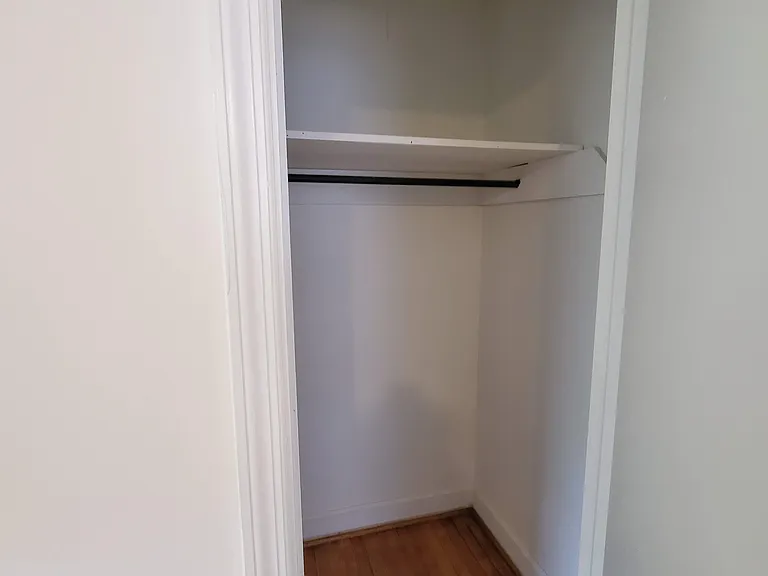 301 W Lakeside Ave — Photo 3