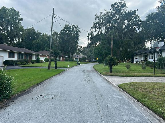 5th image of 7125 Salamanca Ave