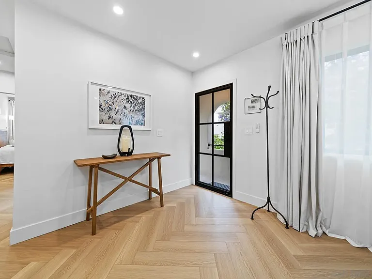 7374 Bishops Ln — Photo 3