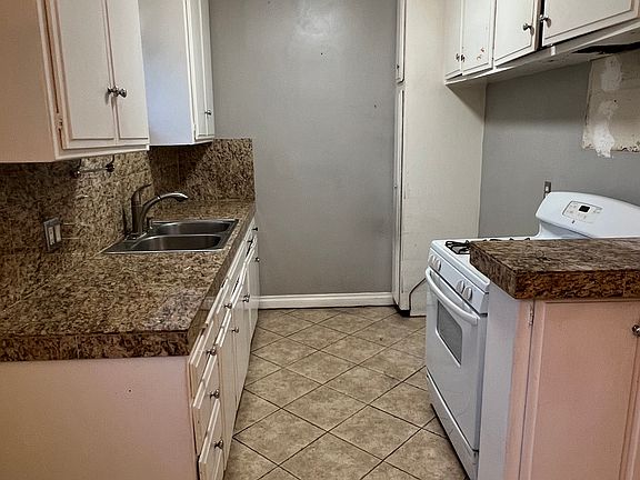 2nd image of 8421 Ventura Canyon Ave APT 6