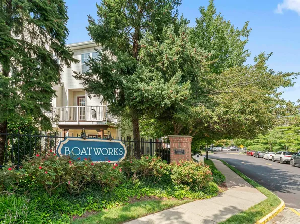 2 Marina Dr #2, Bayonne, NJ 07002