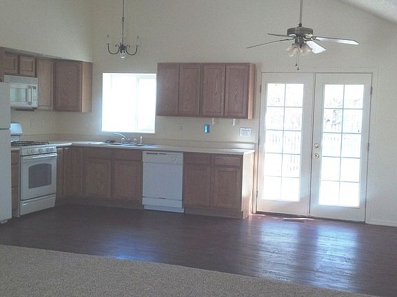 3rd image of 926 Rancher Dr