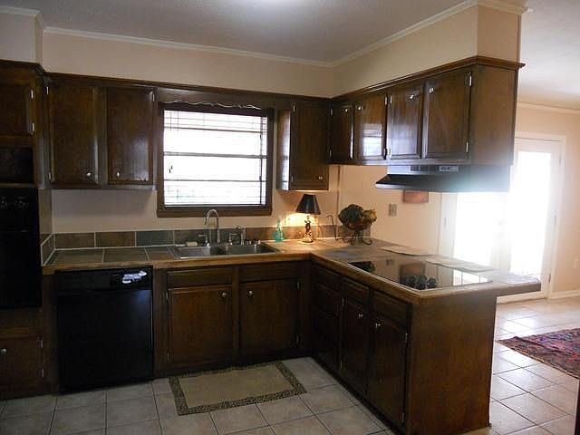 2nd image of 945 Lils Ct