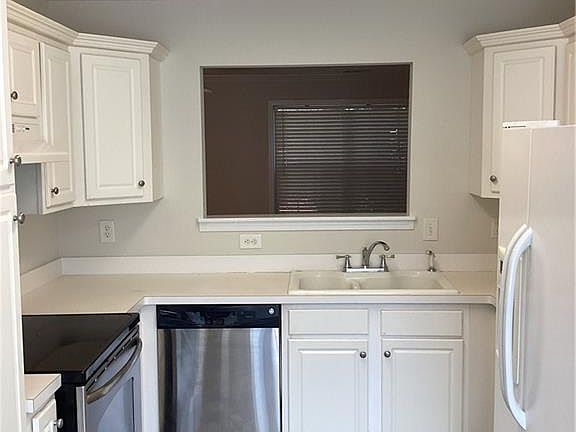 5th image of 4260 Maple Valley Dr