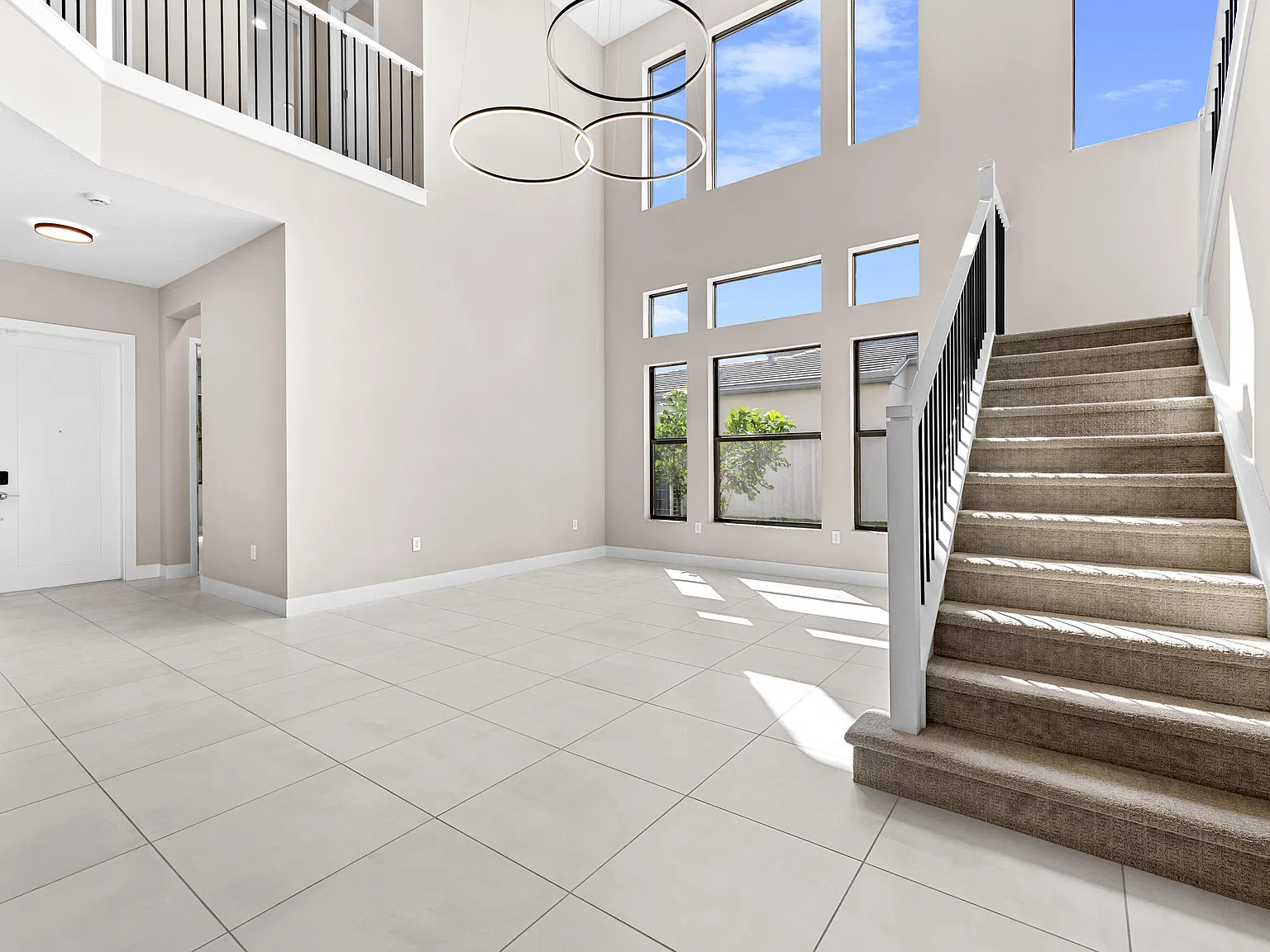 5 bed, 7.0 bath, 4605 sqft, $15,000 — Photo 3