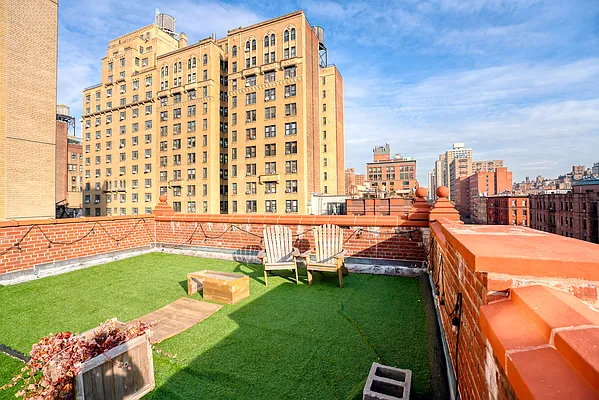 Rented by Waldstar Real Estate LLC | media 25