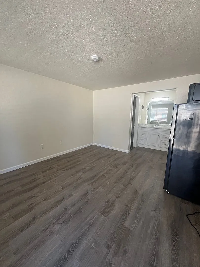 Independence Flats — Photo 3