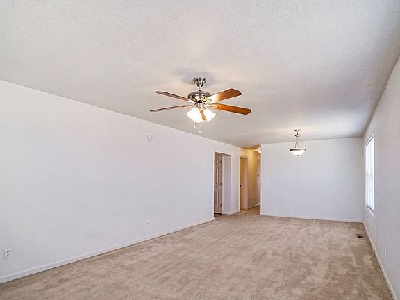 3rd image of 914 Jackalope Ct