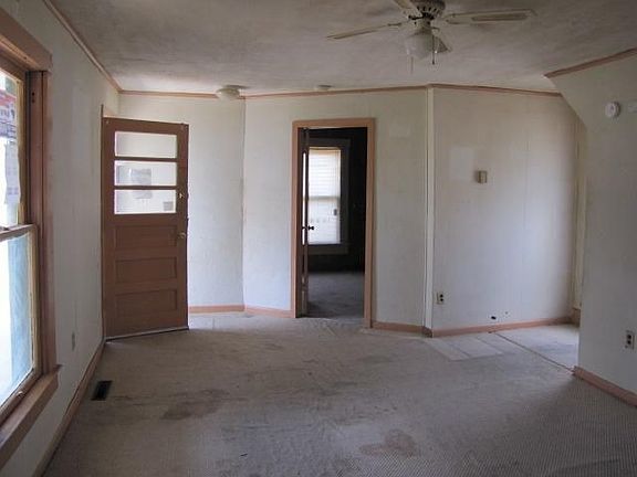 3rd image of 410 Cleveland St