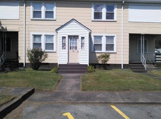 14 F St, Boomer, WV 25031