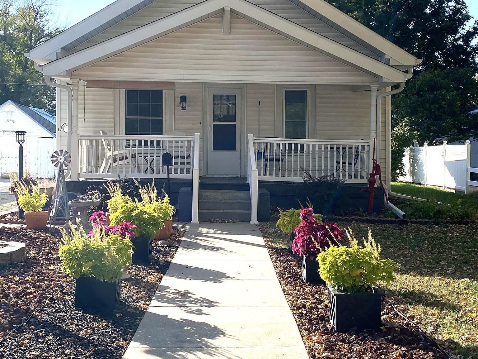 909 N 12th St, Beatrice, NE 68310 Zillow