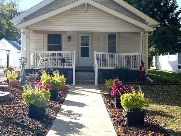 909 N 12th St, Beatrice, NE 68310
