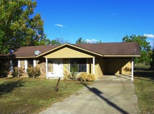 115 Texas St, Huntington, TX 75949