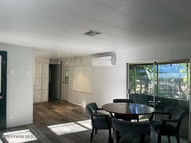 982 Pike Pl — Photo 12