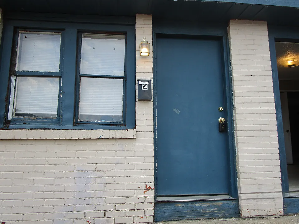 607 W Wilson St #2