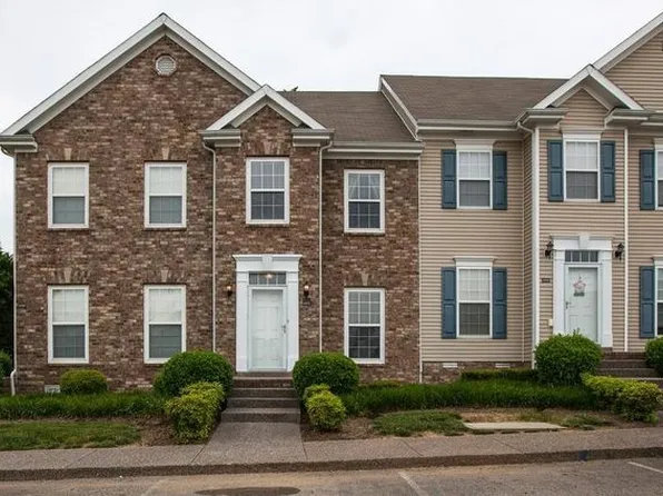 1037 McKenna Dr, Thompsons Station, TN 37179