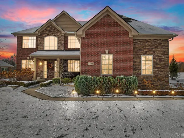5435 Morgan Lake Dr, Clarkston, MI 48348