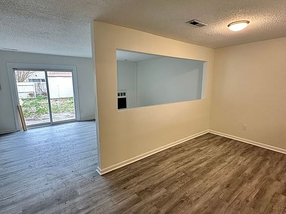 5th image of 3775 Chimney Creek Dr