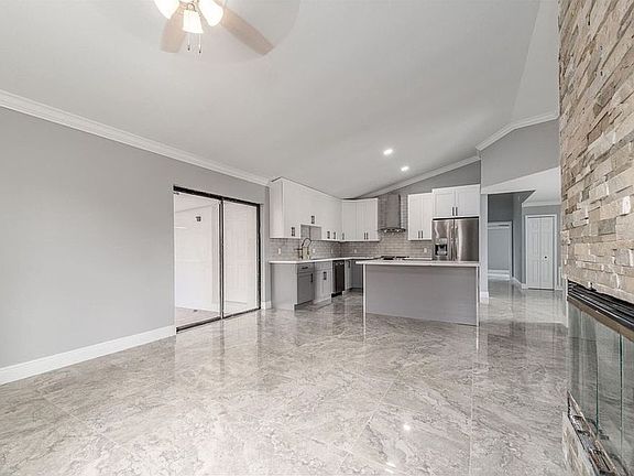 Living Room w/fireplace