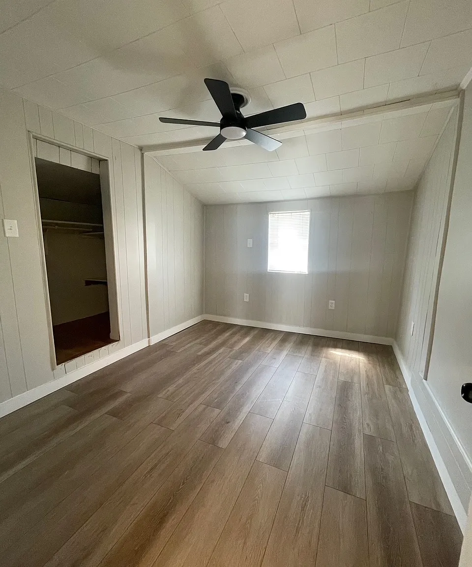 511 Ray Ave — Photo 2