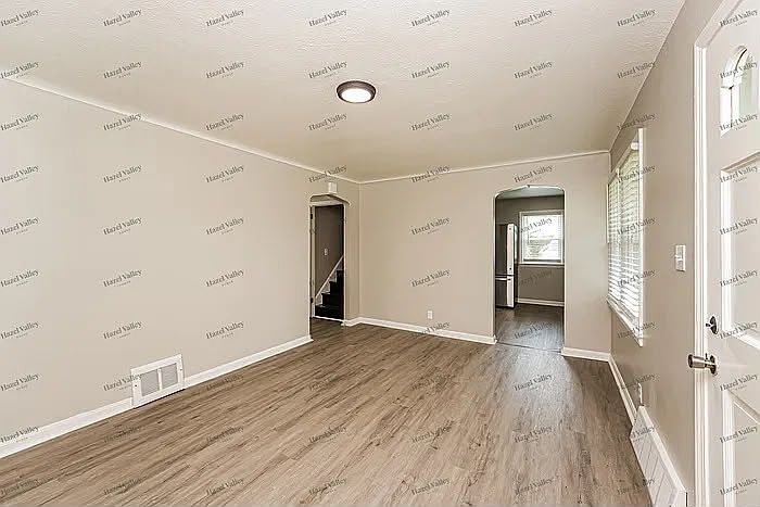 1st image of 5697 Chagrin Dr #569
