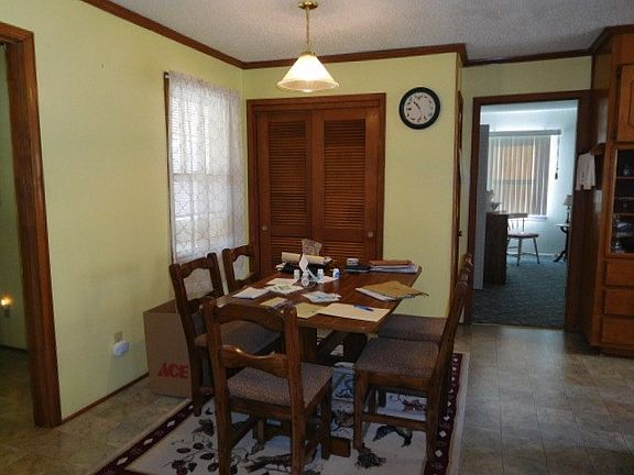 4th image of 17 Woodlawn Dr